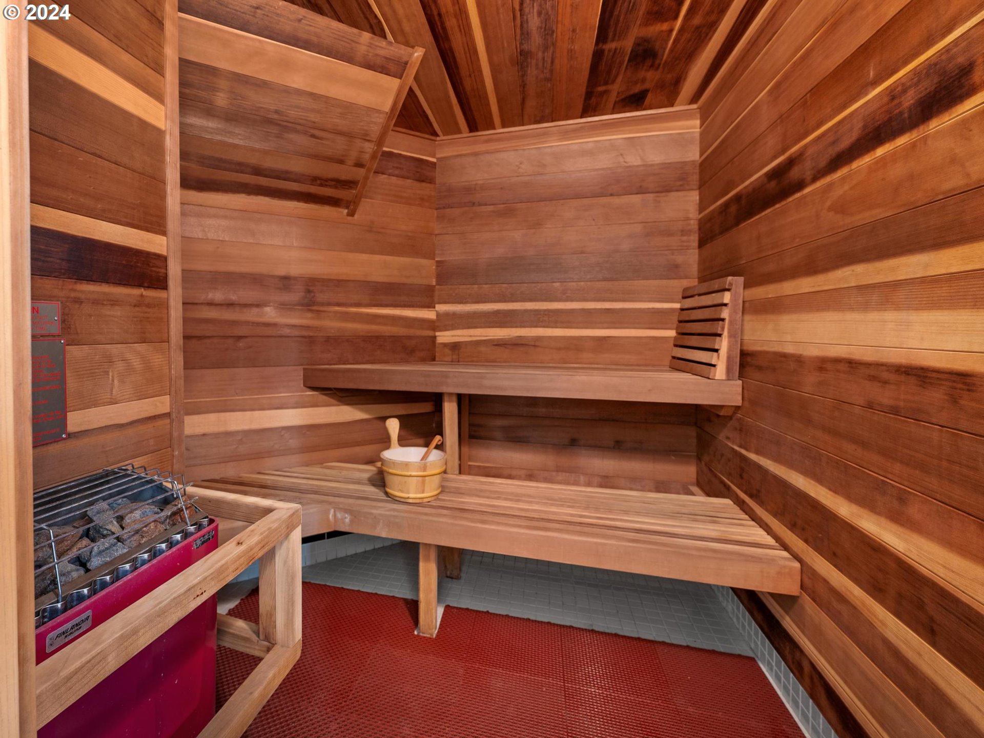 6254 Southwest Burlingame Avenue, Unit A Portland, OR 97239 - Photo 31 of 44 a view of entryway