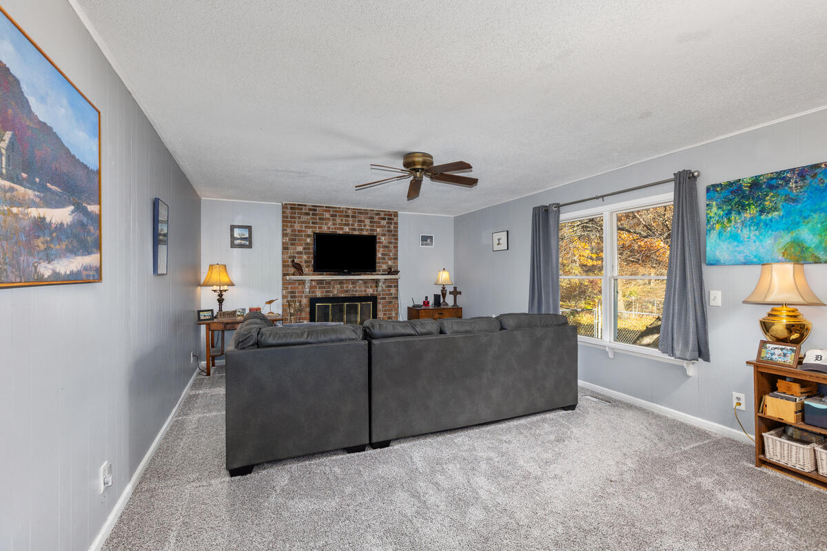 15467 Wisteria Lane Spring Lake, MI 49456 - Photo 4 of 33 15467-Wisteria_004