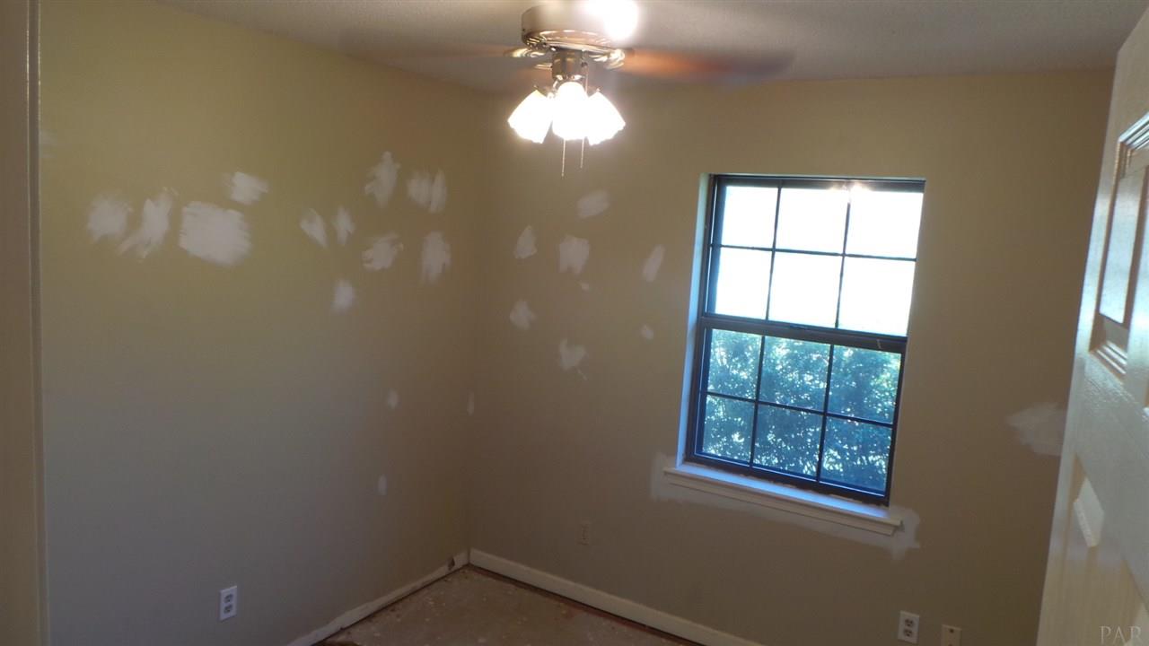 1229 West 10 Mile Road Cantonment, FL 32533 - Photo 11 of 27 Gallery Image 11