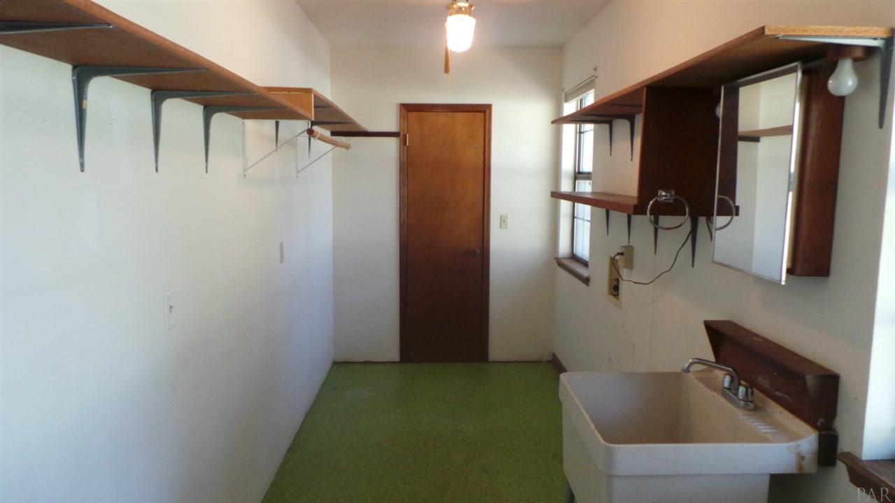 1229 West 10 Mile Road Cantonment, FL 32533 - Photo 18 of 27 Gallery Image 18