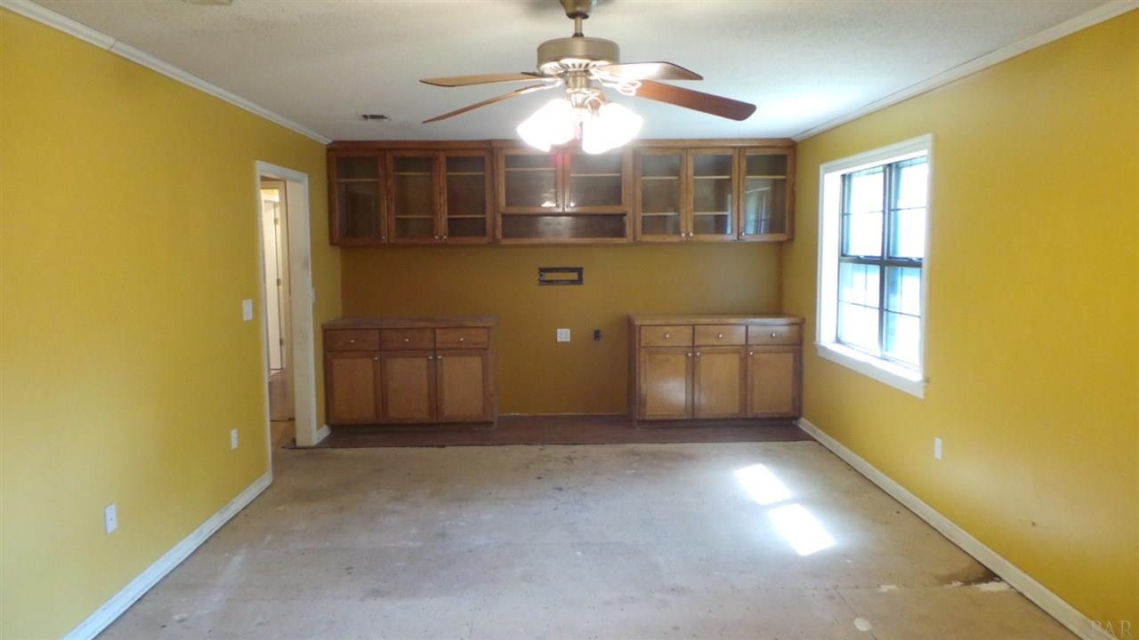 1229 West 10 Mile Road Cantonment, FL 32533 - Photo 4 of 27 Gallery Image 4