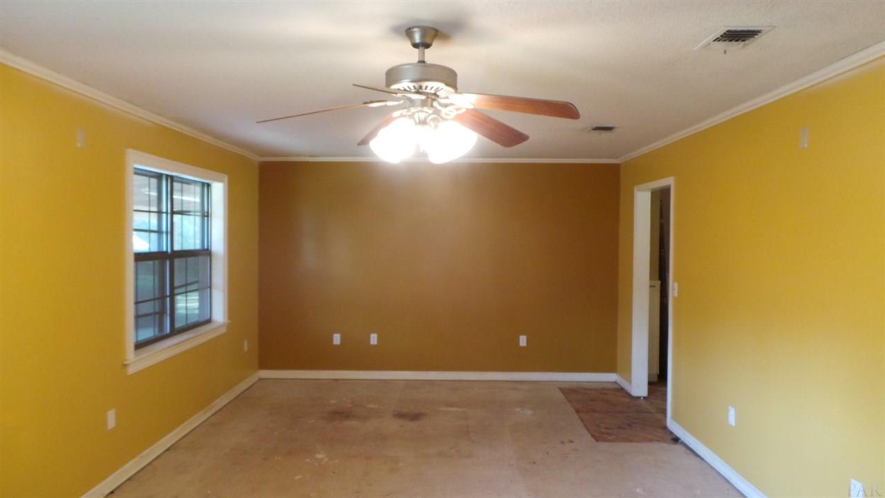 1229 West 10 Mile Road Cantonment, FL 32533 - Photo 5 of 27 Gallery Image 5