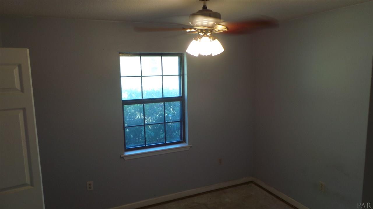1229 West 10 Mile Road Cantonment, FL 32533 - Photo 10 of 27 Gallery Image 10
