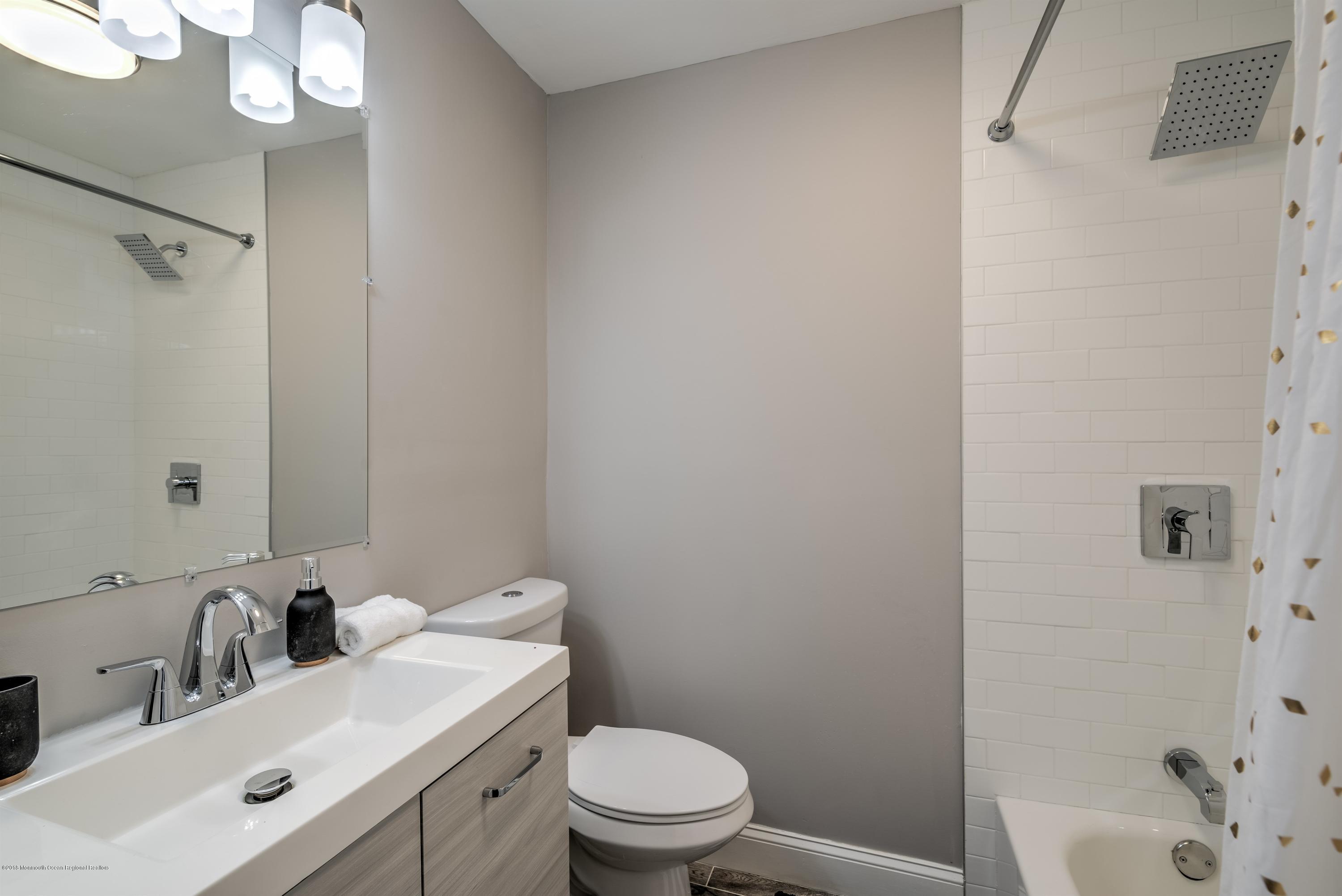 65 Sloop Creek Road Bayville, NJ 08721 - Photo 23 of 29 023_BATHROOM