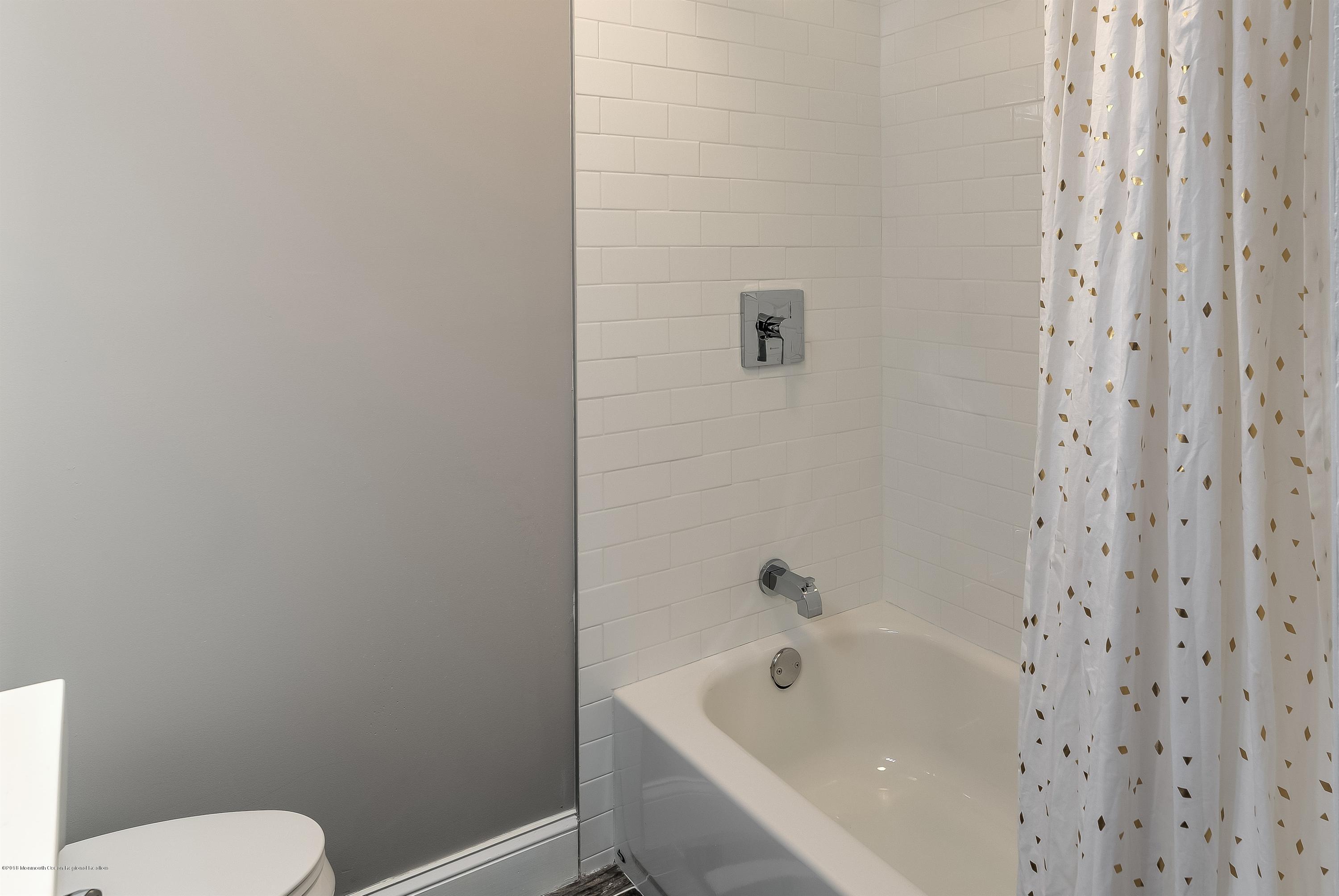 65 Sloop Creek Road Bayville, NJ 08721 - Photo 24 of 29 024_BATHROOM