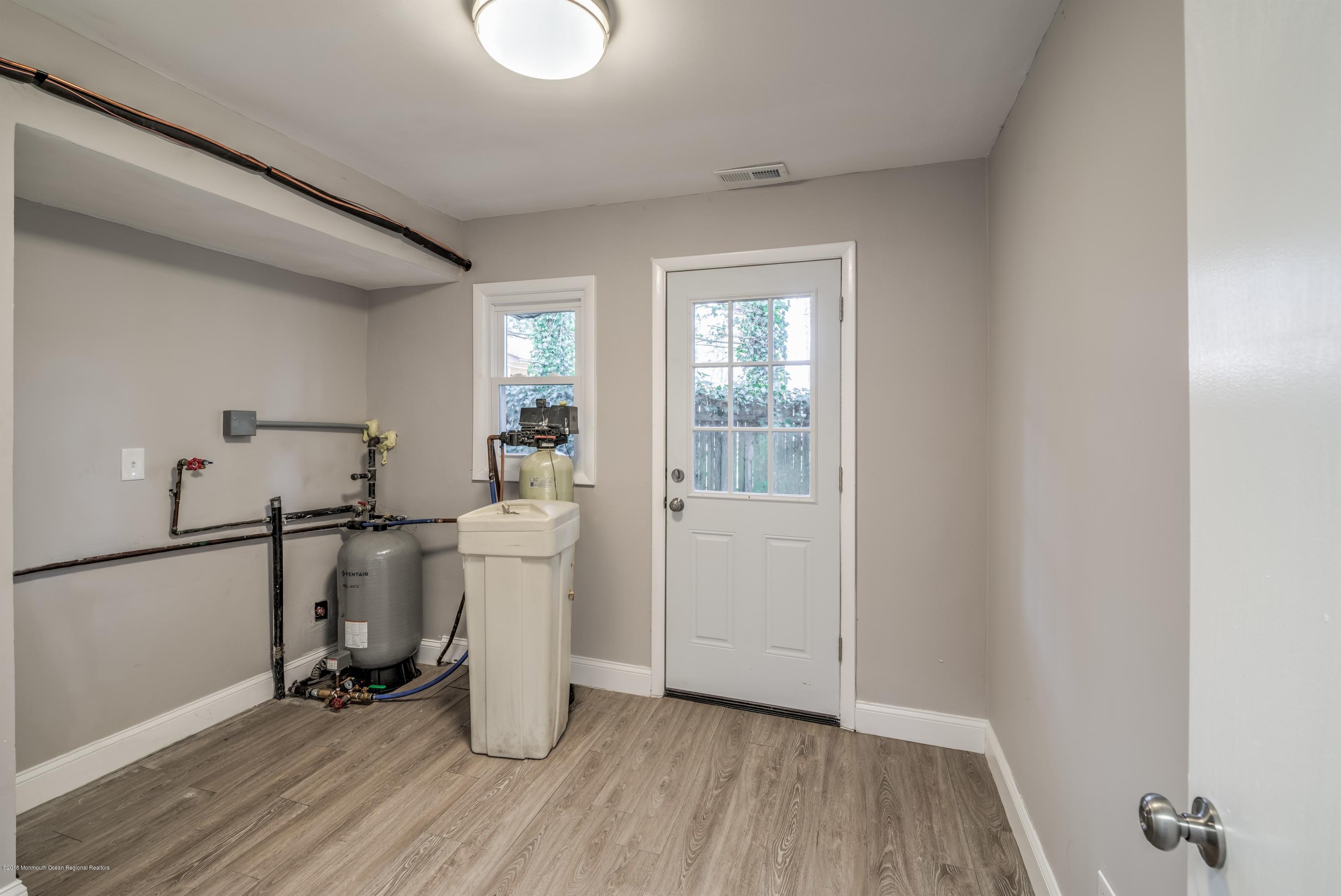 65 Sloop Creek Road Bayville, NJ 08721 - Photo 25 of 29 025_MUDLAUNDRY ROOM