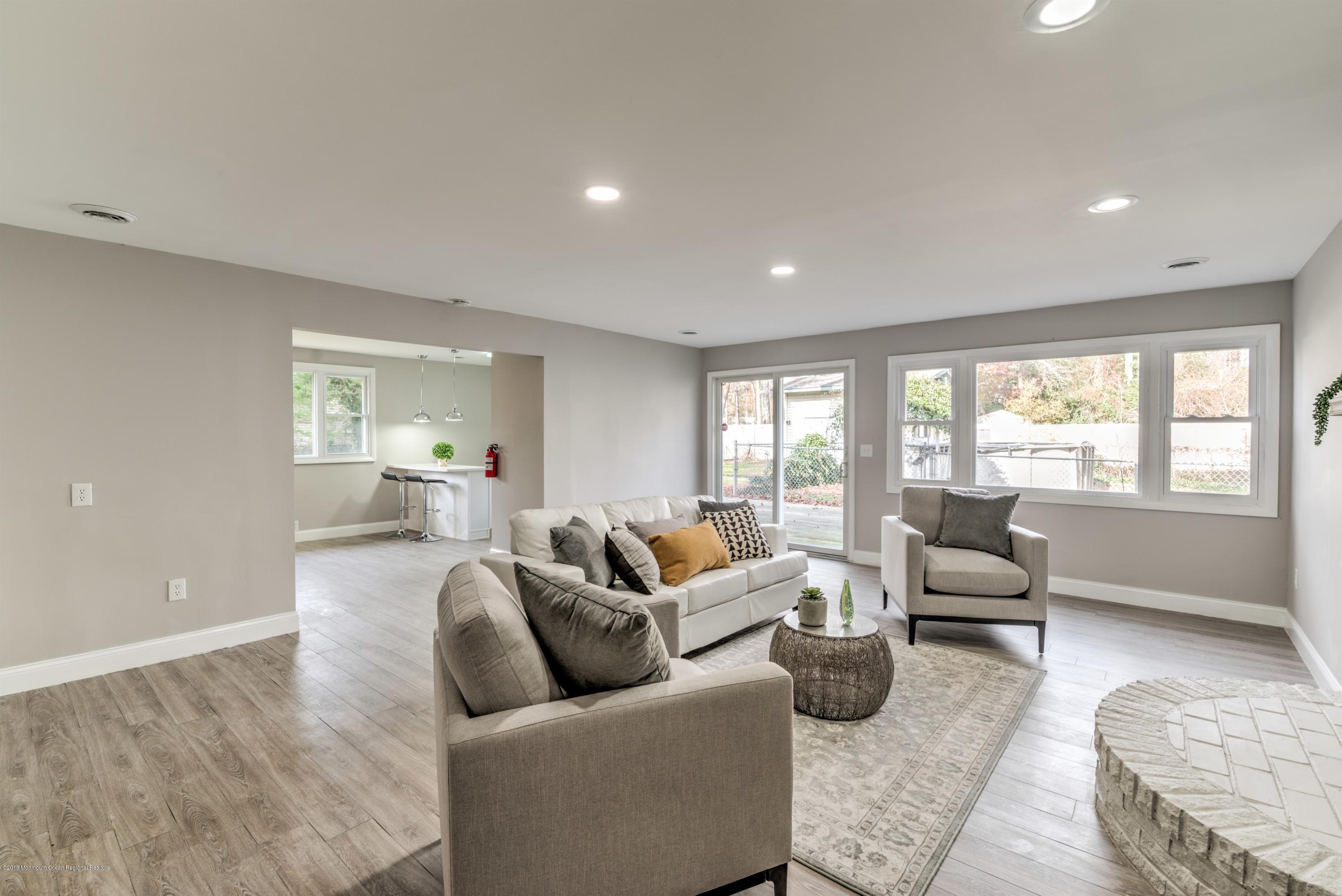65 Sloop Creek Road Bayville, NJ 08721 - Photo 8 of 29 007_LIVING ROOM