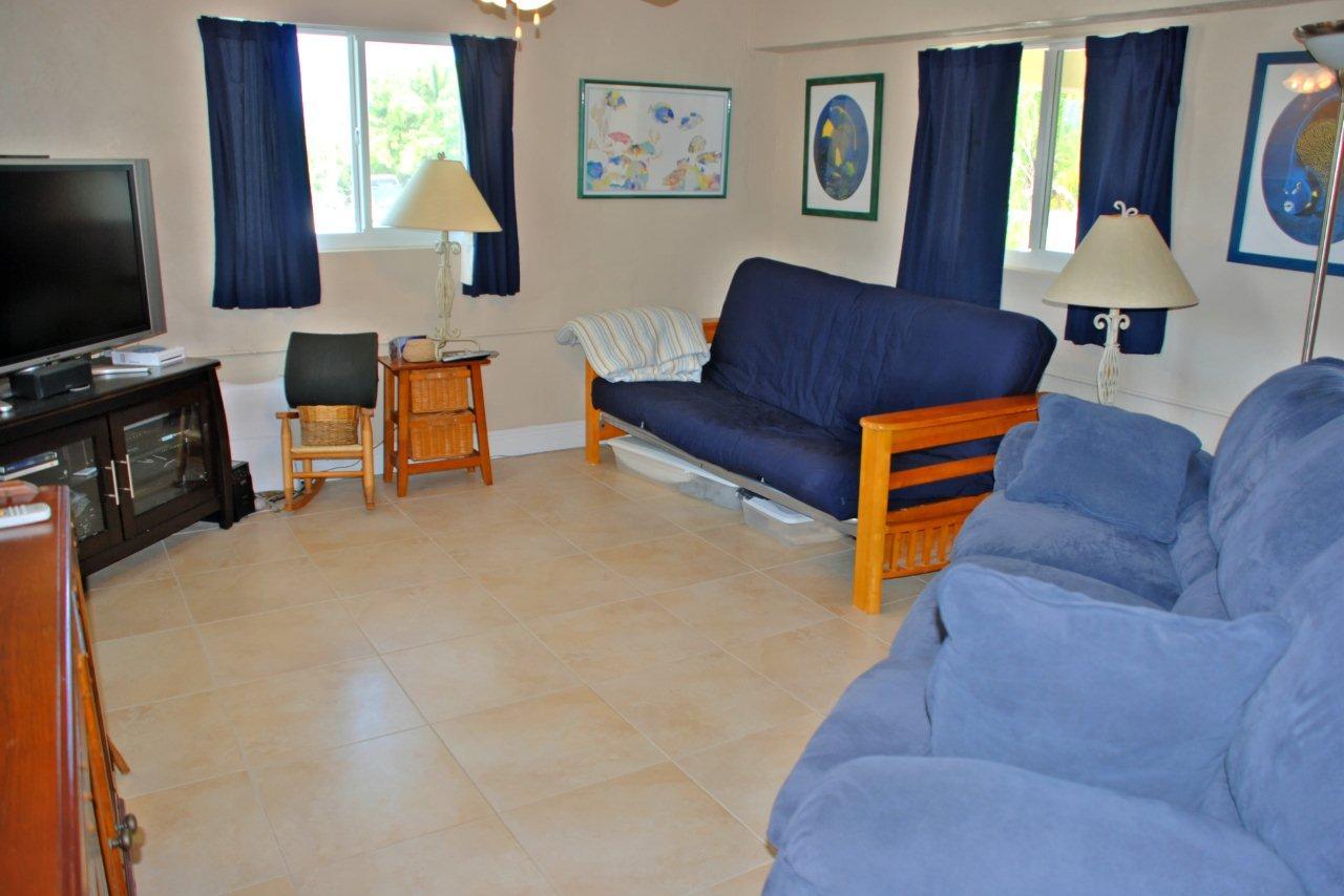 606 La Paloma Road Key Largo, FL 33037 - Photo 15 of 22 Guest Quarters/Rec Room