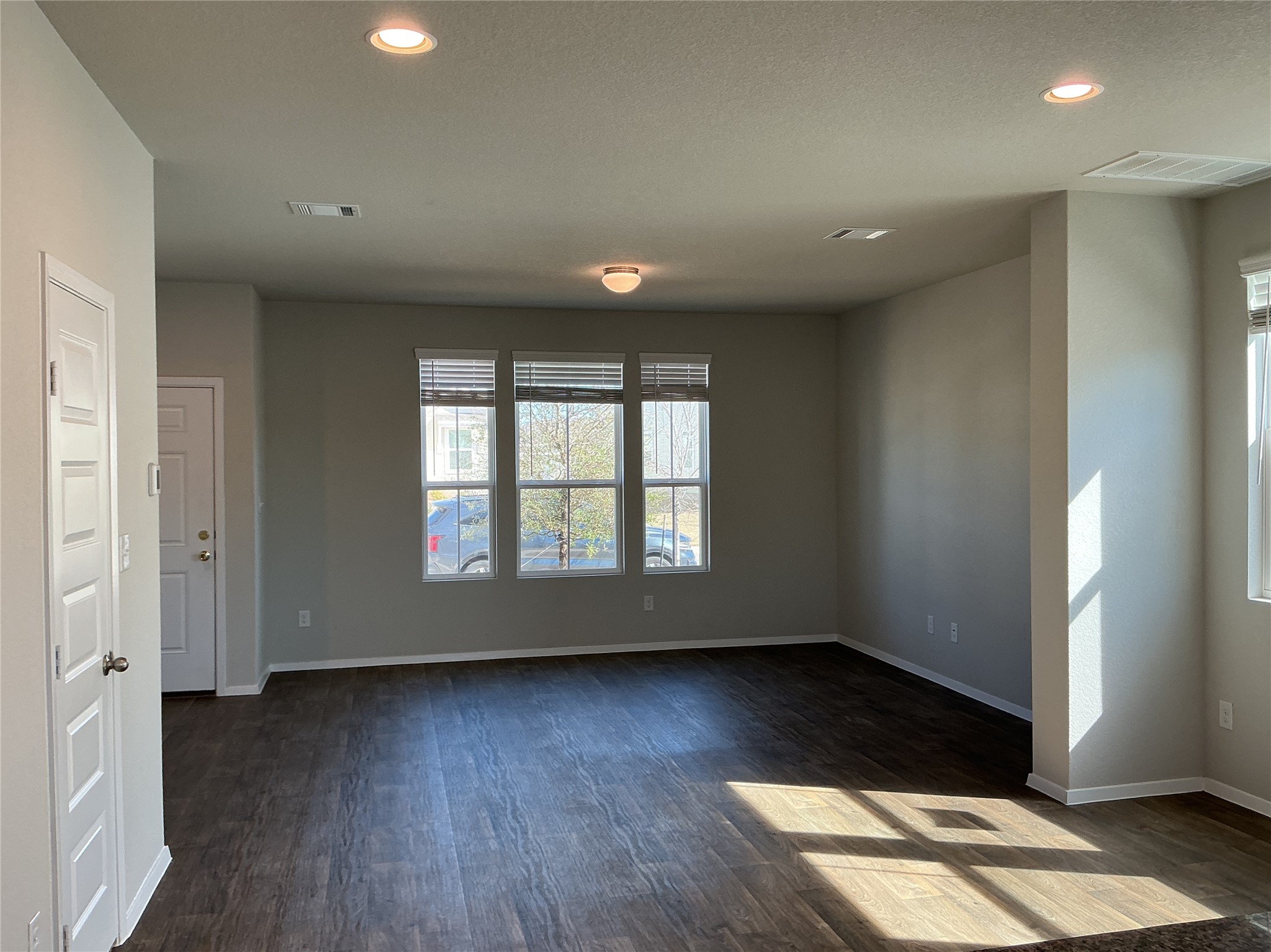 123 Bluestem Drive Elgin, TX 78621 - Photo 4 of 18