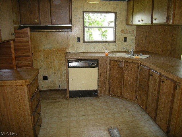 7005 Autumn Road Southwest Carrollton, OH 44615 - Photo 6 of 12 Gallery Image 6