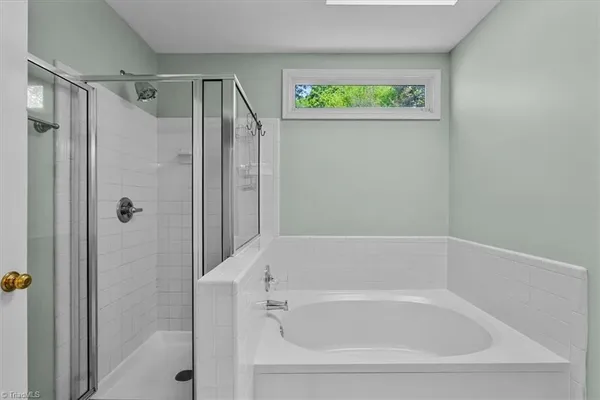 $1,995 | 6314 River Hills Drive, Greensboro, NC 27410