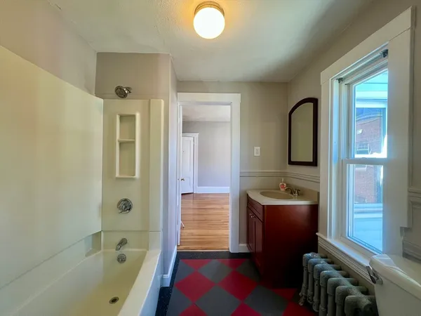 $1,850 | 17 Sanborn Street, Unit D, Reading, MA 01867
