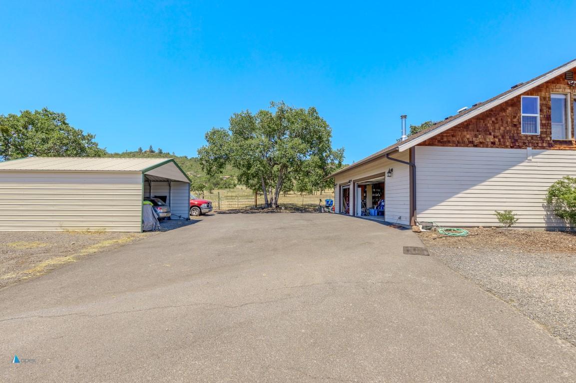 960 West Linn Road Eagle Point, OR 97524 - Photo 45 of 62 16_WLR_16