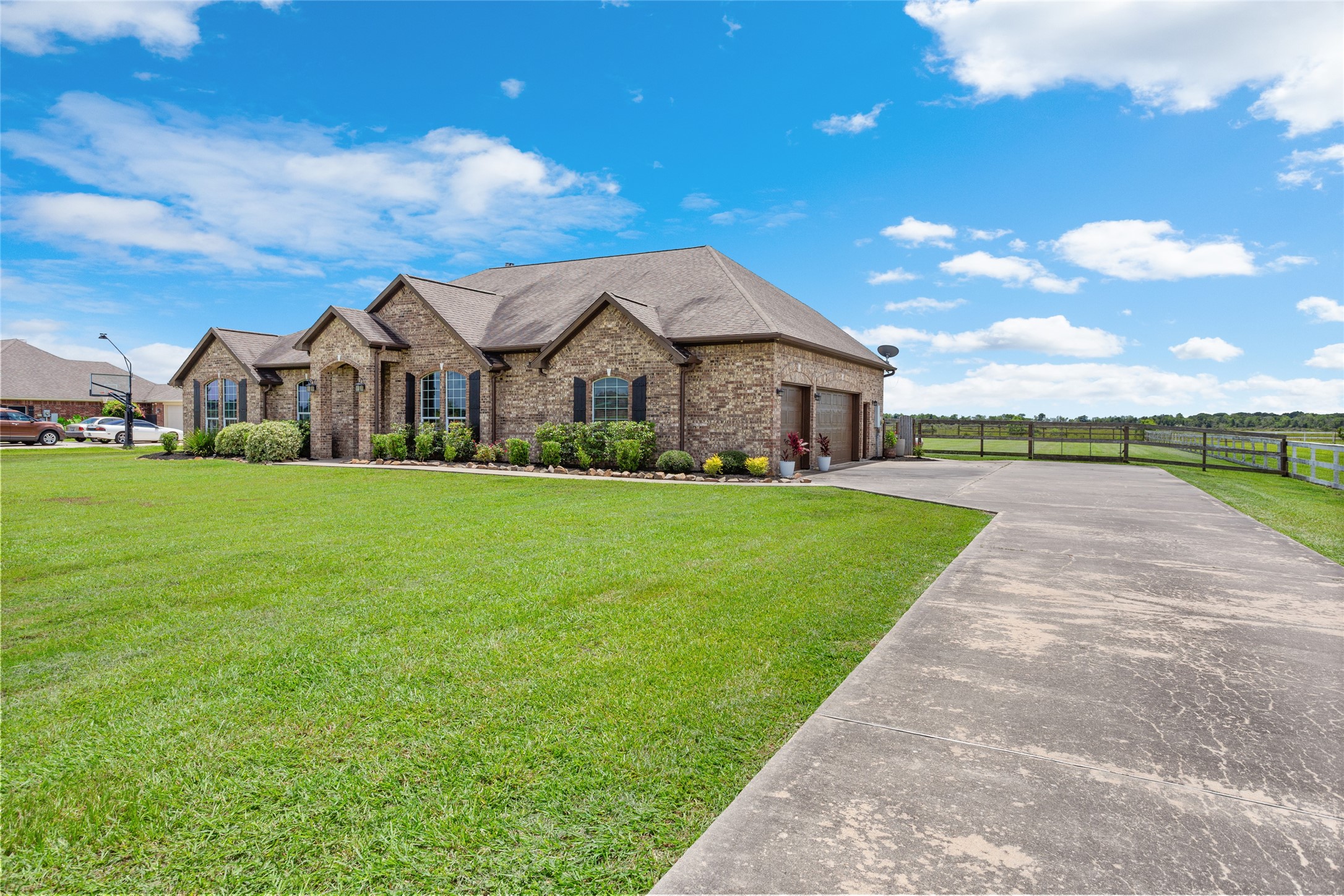 7842 Pebble Hill Lane Rosharon, TX 77583 - Photo 5 of 33 a view of a house with a big yard
