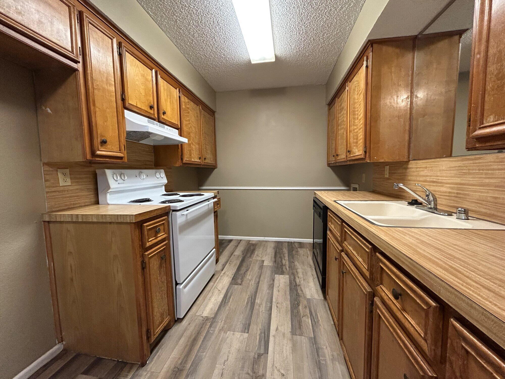 6101 37th Street, Unit B Lubbock, TX 79407 - Photo 4 of 11 IMG_1148