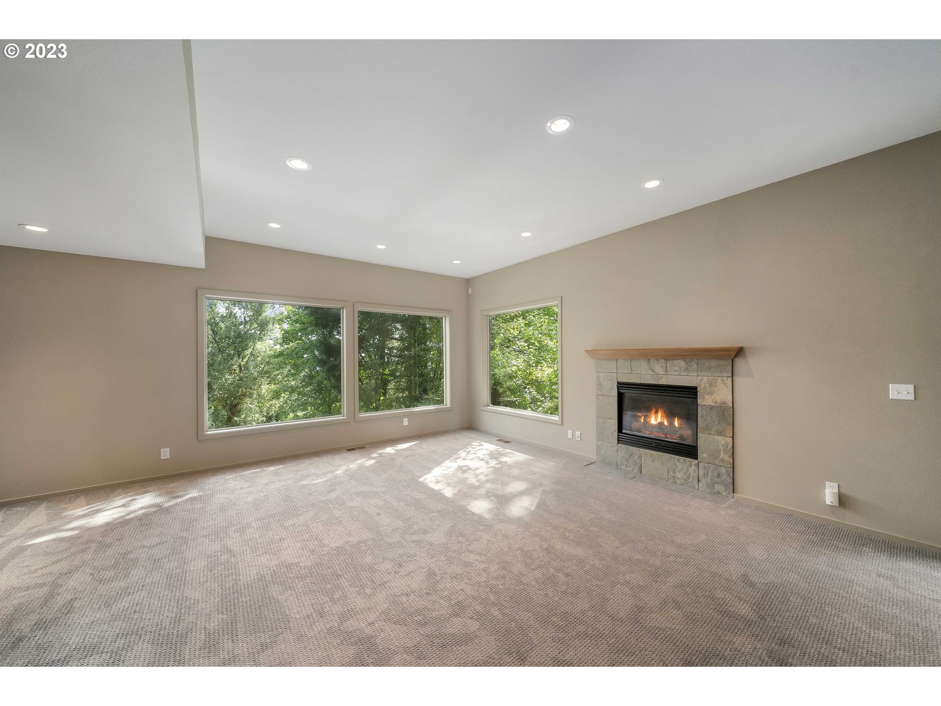 3324 Southwest Fairmount Boulevard Portland, OR 97239 - Photo 38 of 48 Family Room
