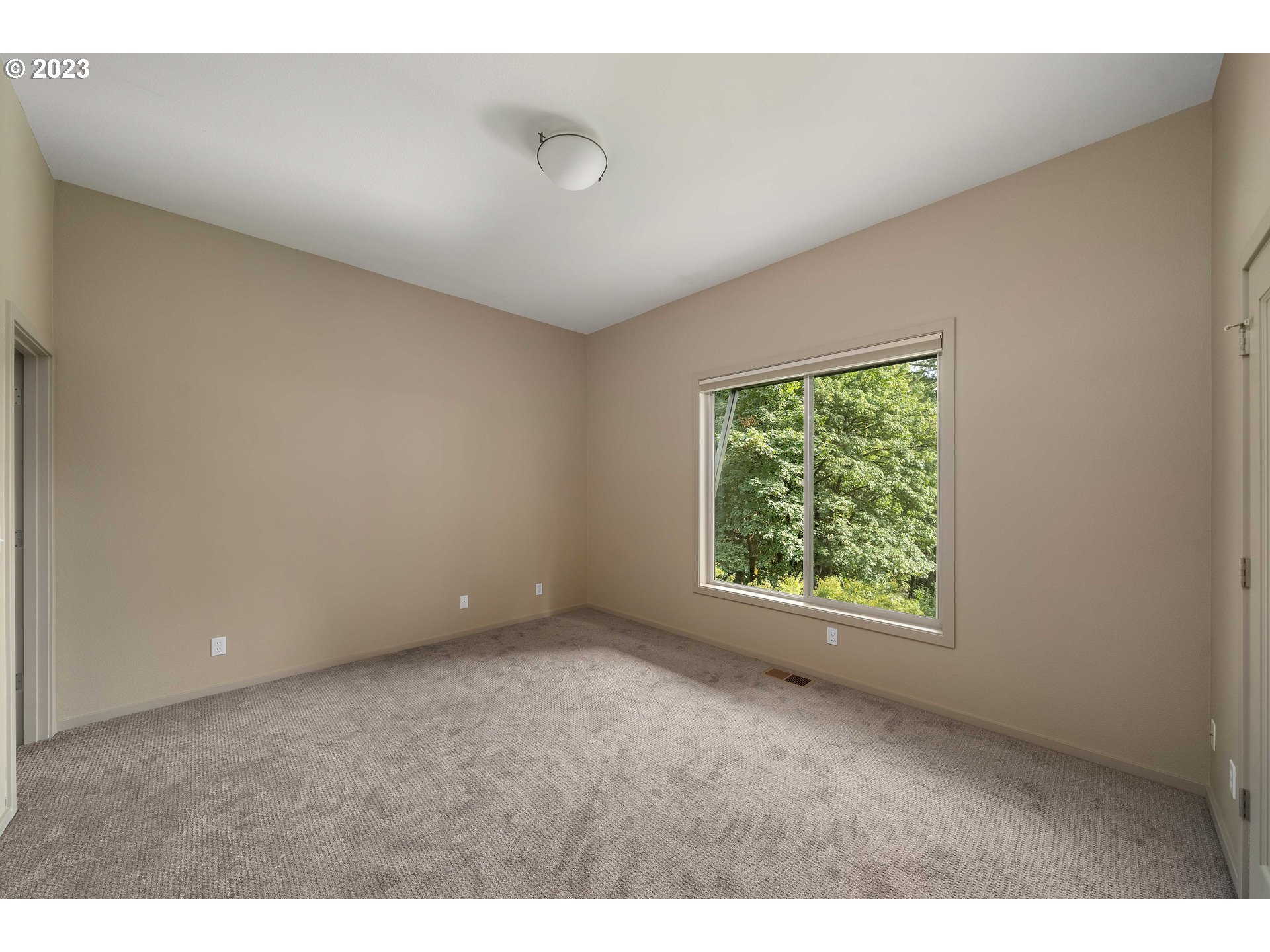 3324 Southwest Fairmount Boulevard Portland, OR 97239 - Photo 41 of 48 Bedroom