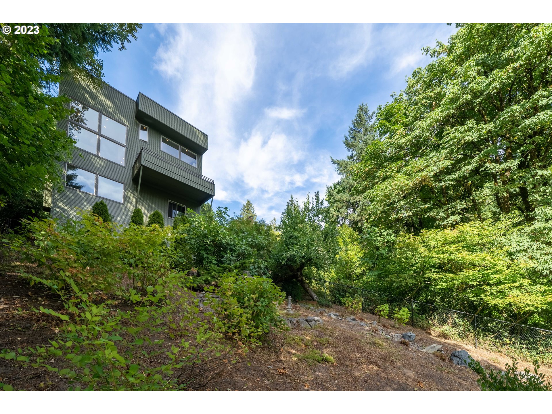 3324 Southwest Fairmount Boulevard Portland, OR 97239 - Photo 44 of 48 Backyard