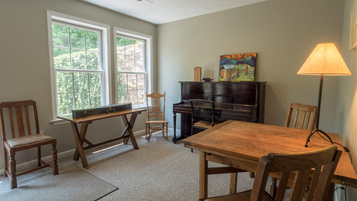 2545 Lees Gap Road Fincastle, VA 24090 - Photo 36 of 42 Music Alcove