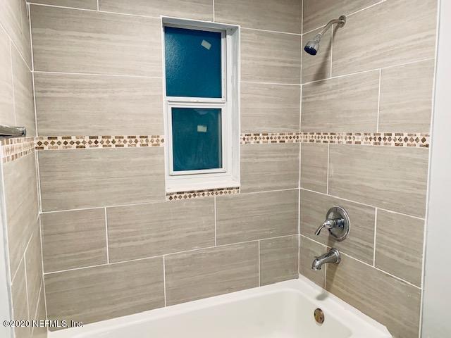 10617 Pinholster Road Jacksonville, FL 32218 - Photo 13 of 19 10617 Pinholster bathroom #2