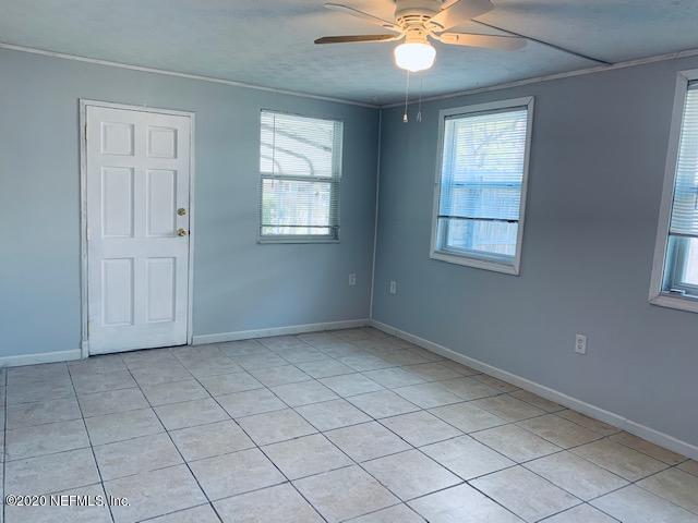 10617 Pinholster Road Jacksonville, FL 32218 - Photo 16 of 19 10617 Pinholster living room 4