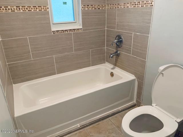 10617 Pinholster Road Jacksonville, FL 32218 - Photo 4 of 19 10617 Masterbathroom tub 1