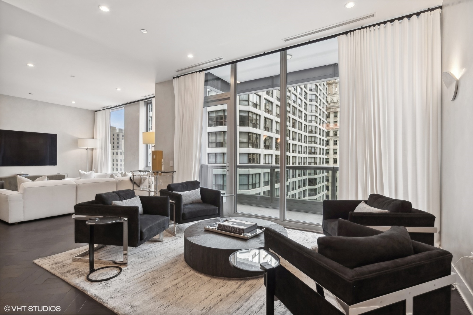 403 North Wabash Avenue, Unit 12B Chicago, IL 60611 - Photo 8 of 49 Gallery Image 8