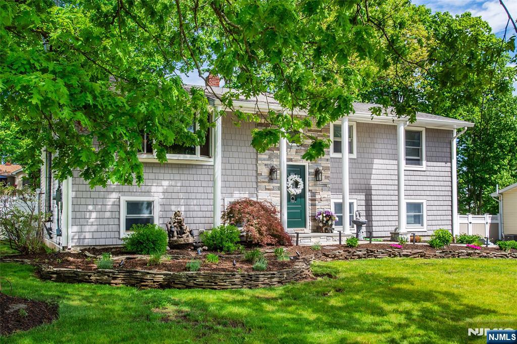 42 Summit Road Oak Ridge, NJ 07438 - Photo 2 of 39