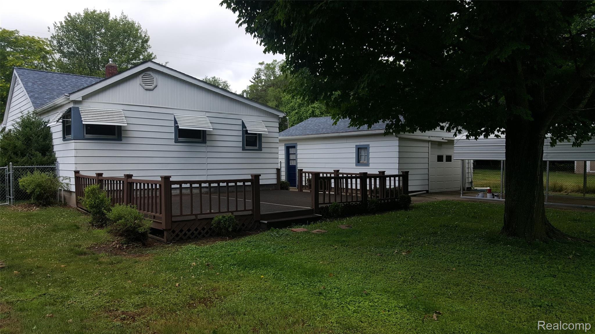 3519 Harding Road Jackson, MI 49203 - Photo 4 of 30 20210621_111855.jpg
