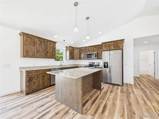 $309,900 | 13222 Hillview Lane, Dixon, MO 65459