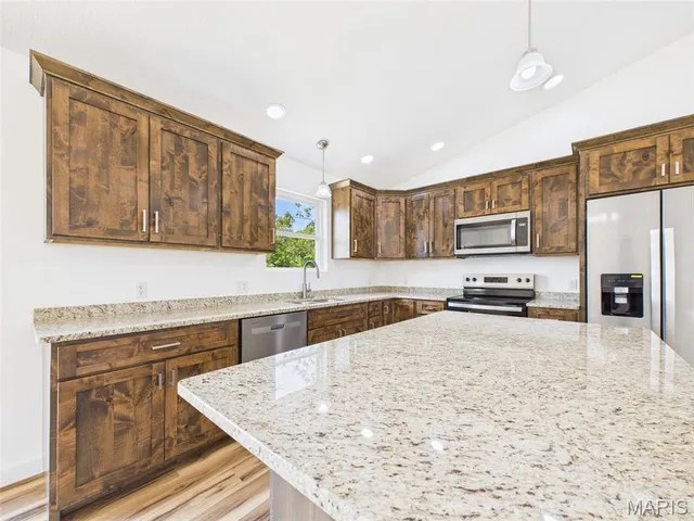 $309,900 | 13222 Hillview Lane, Dixon, MO 65459