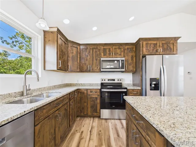 $309,900 | 13222 Hillview Lane, Dixon, MO 65459