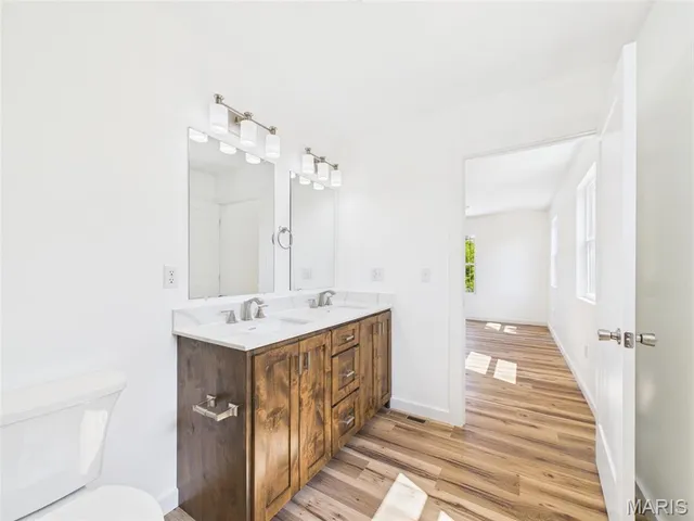 $309,900 | 13222 Hillview Lane, Dixon, MO 65459