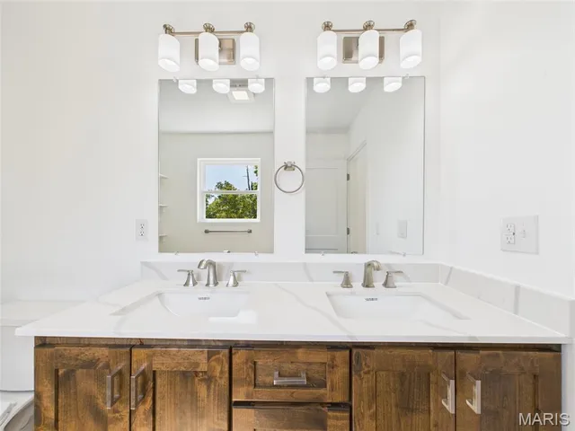 $309,900 | 13222 Hillview Lane, Dixon, MO 65459