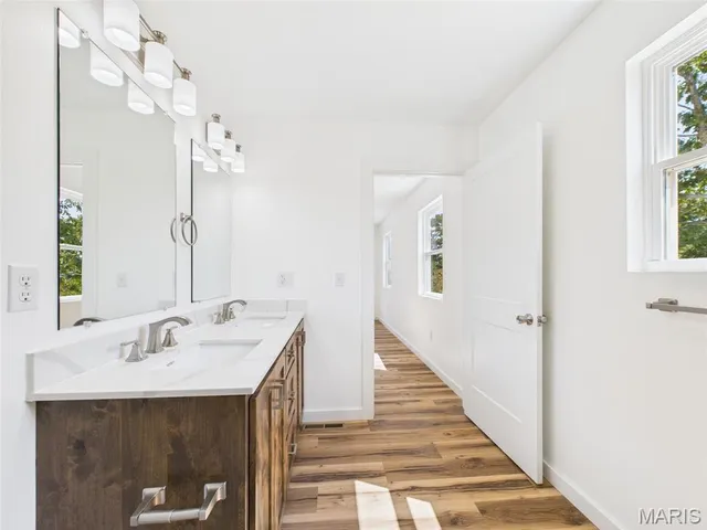 $309,900 | 13222 Hillview Lane, Dixon, MO 65459