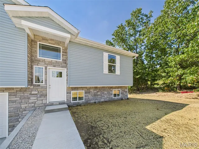 $309,900 | 13222 Hillview Lane, Dixon, MO 65459