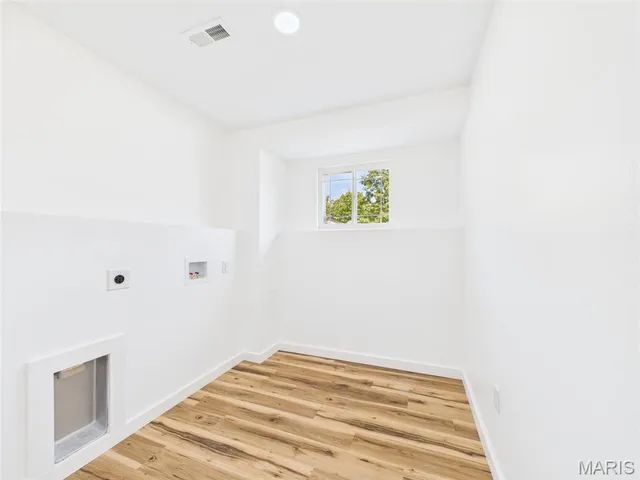 $309,900 | 13222 Hillview Lane, Dixon, MO 65459