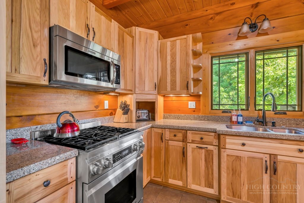 501 John Ward Road Sugar Grove, NC 28679 - Photo 14 of 50 Gallery Image 14
