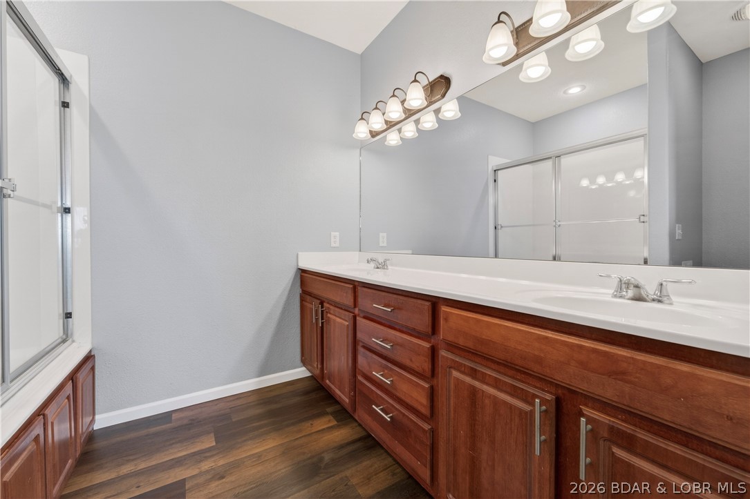 109 Reddington Road Four Seasons, MO 65049 - Photo 28 of 71 Private Bath off primary bedroom