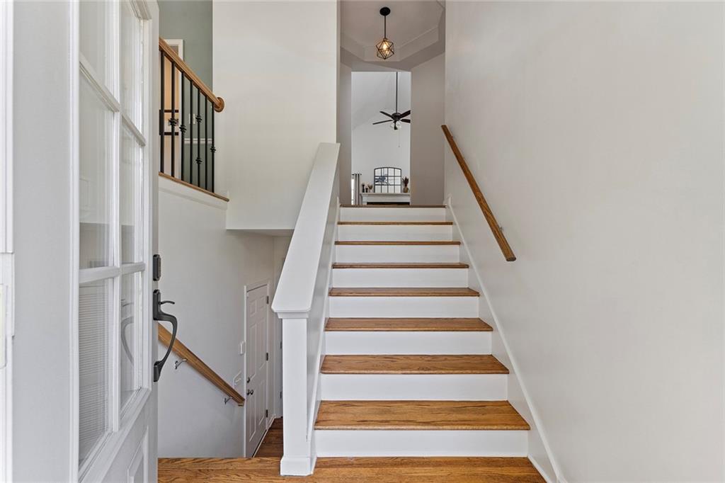 915 Taylor Parkway Suwanee, GA 30024 - Photo 11 of 61 a view of entryway