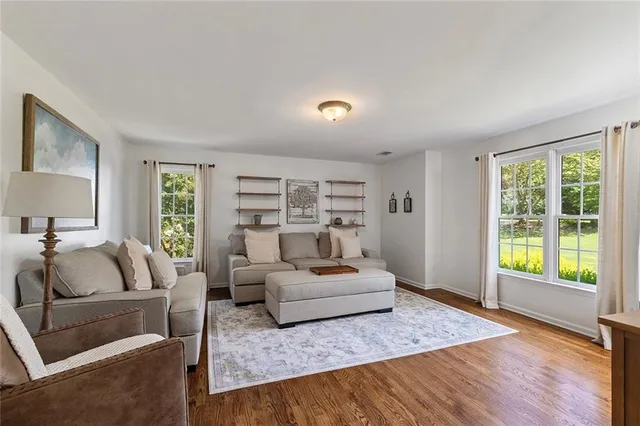 $625,000 | 915 Taylor Parkway, Suwanee, GA 30024