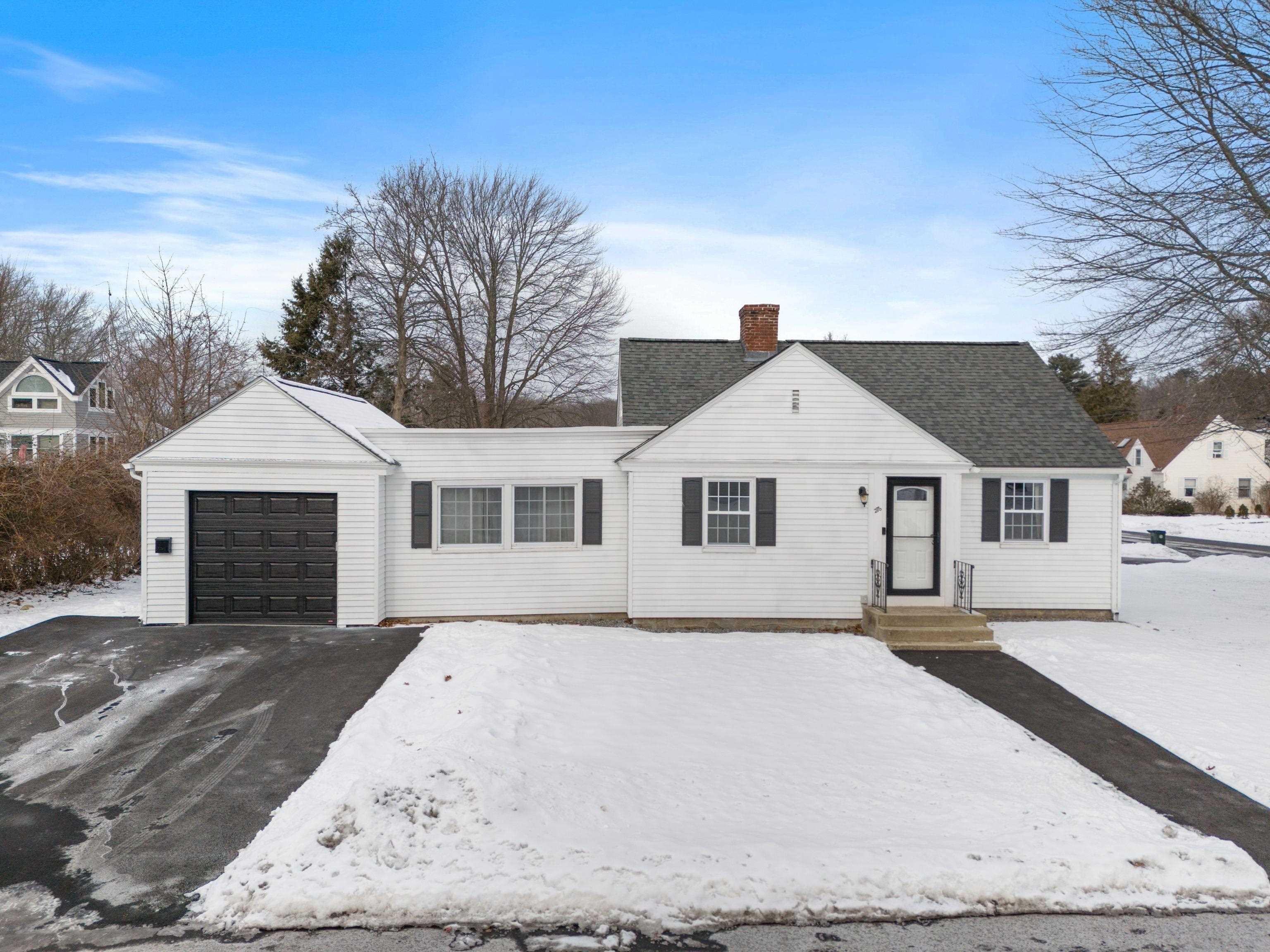 276 Salmon Street Manchester, NH 03104 - Photo 13 of 37