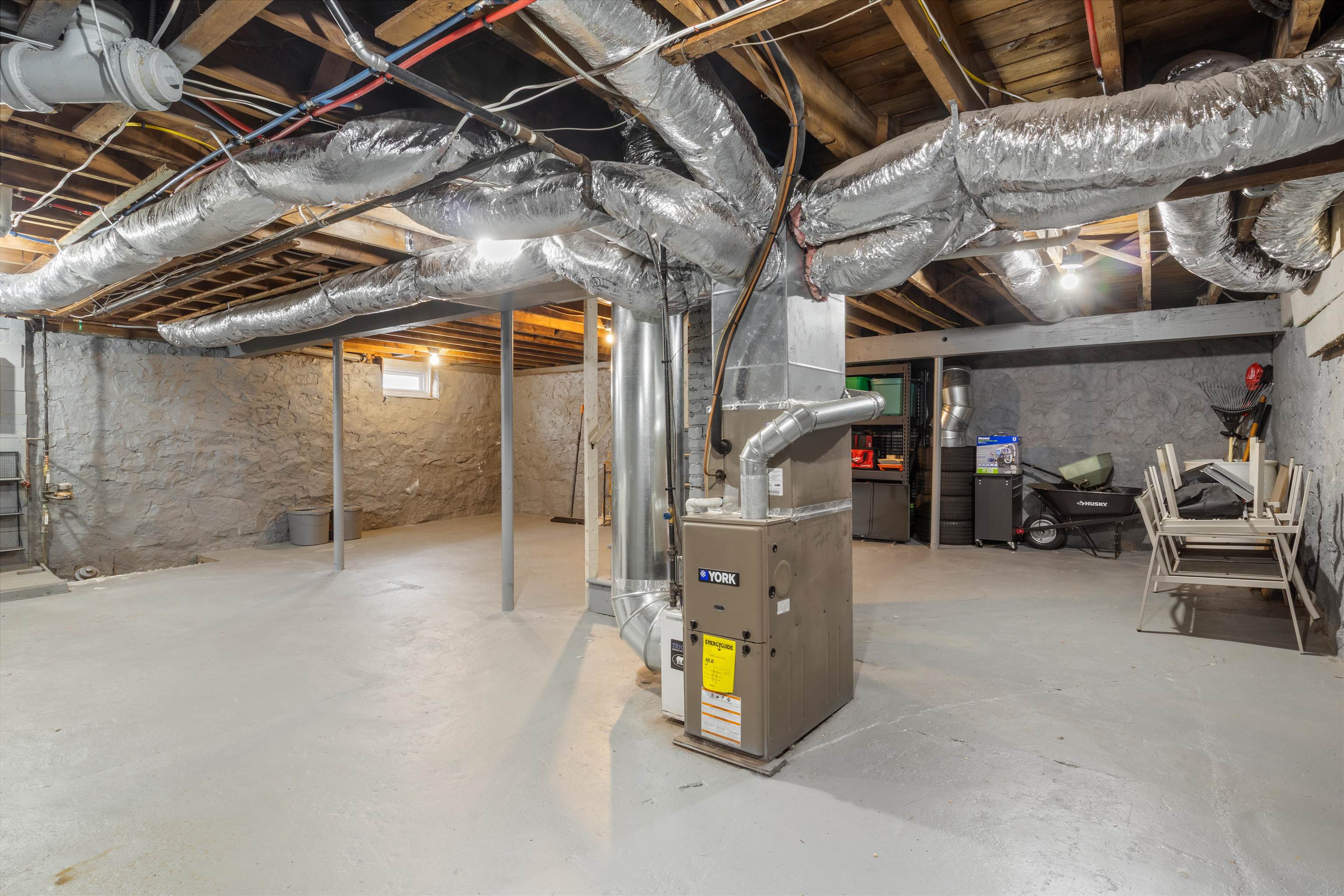 276 Salmon Street Manchester, NH 03104 - Photo 29 of 37