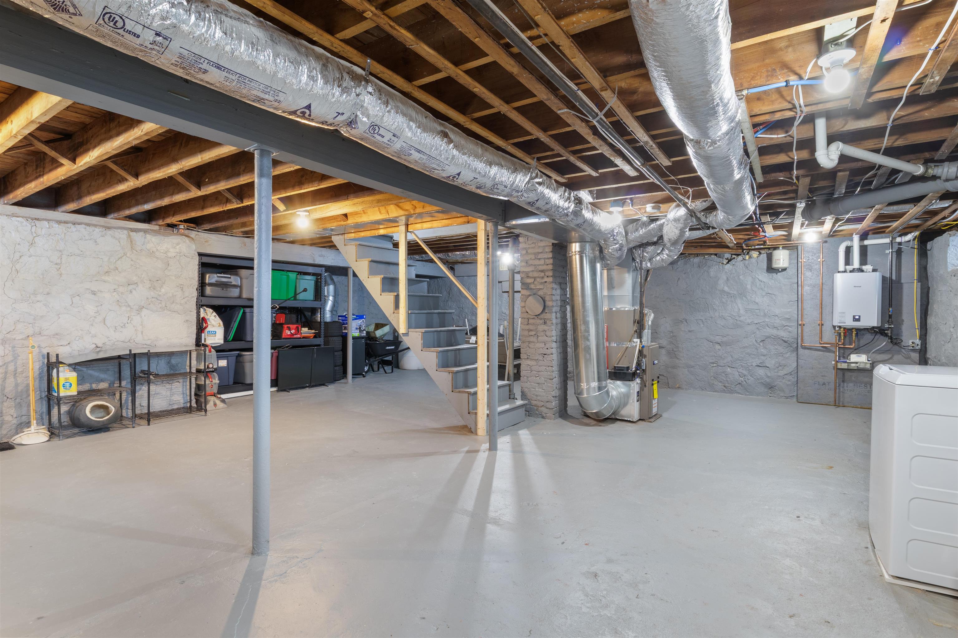 276 Salmon Street Manchester, NH 03104 - Photo 30 of 37