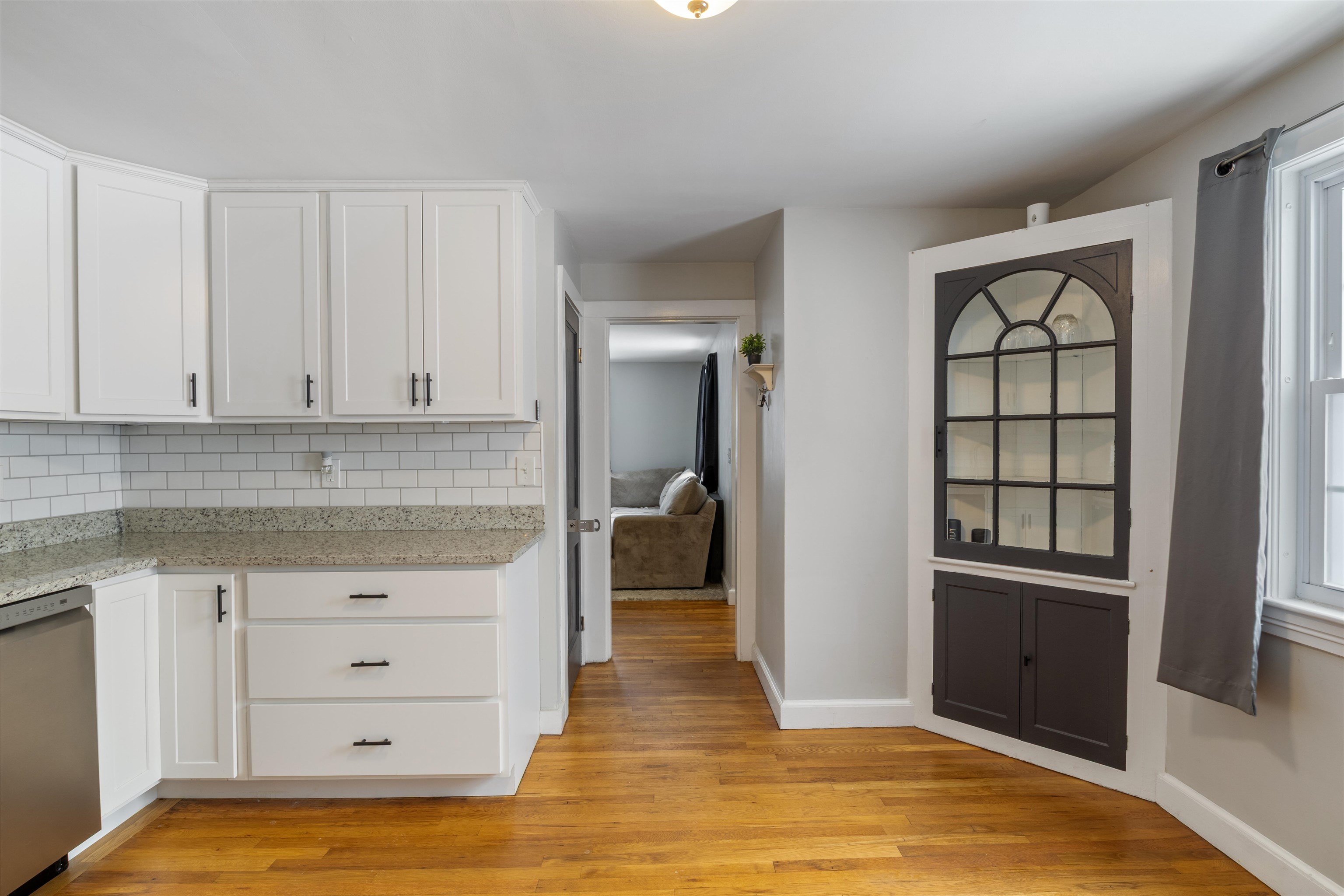 276 Salmon Street Manchester, NH 03104 - Photo 10 of 37