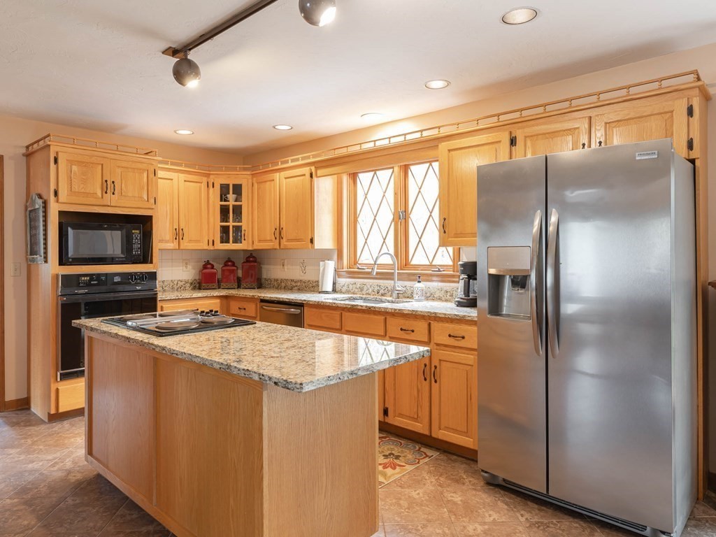 16 Field Road Medway, MA 02053 - Photo 4 of 40 Gallery Image 4