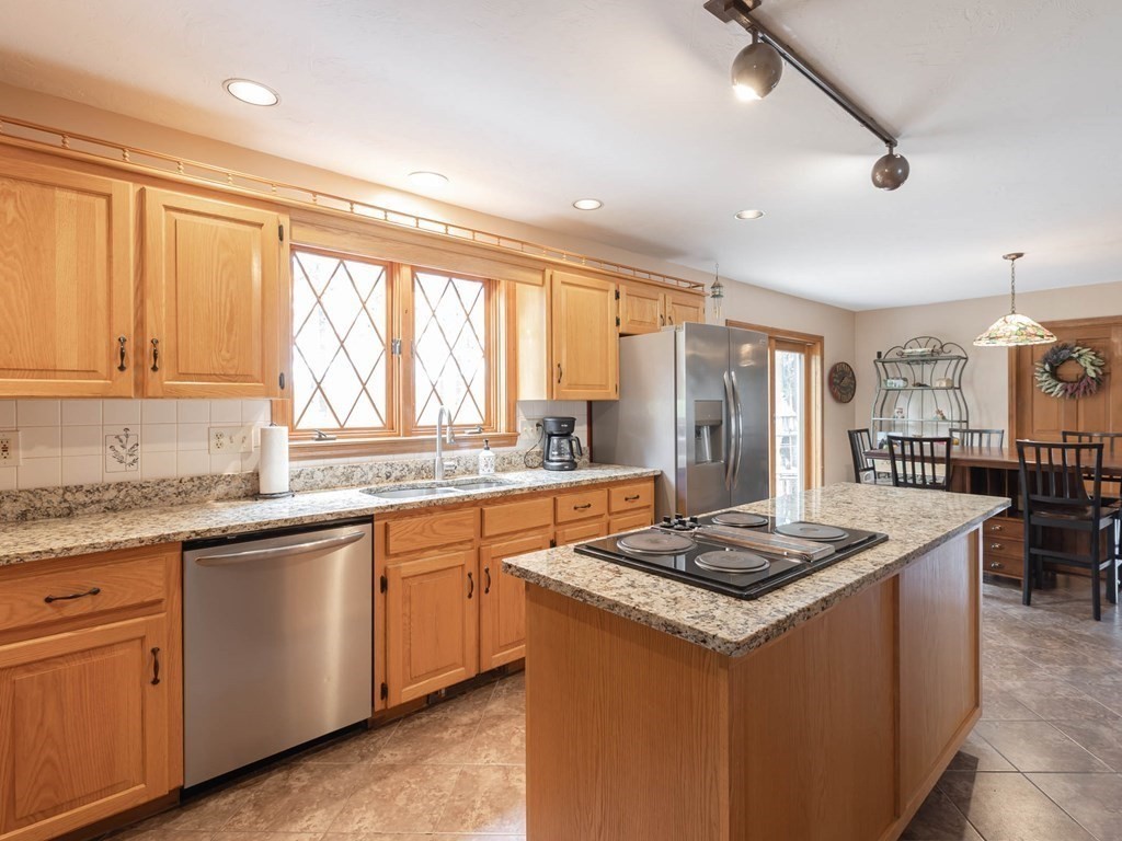 16 Field Road Medway, MA 02053 - Photo 5 of 40 Gallery Image 5