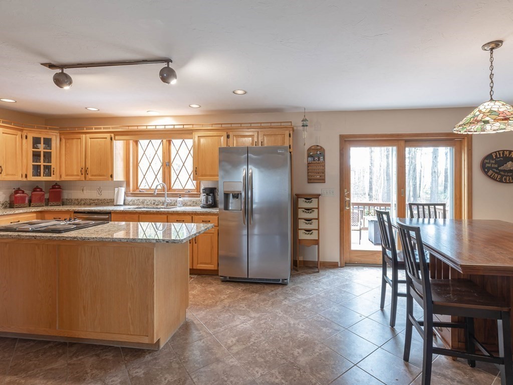 16 Field Road Medway, MA 02053 - Photo 8 of 40 Gallery Image 8