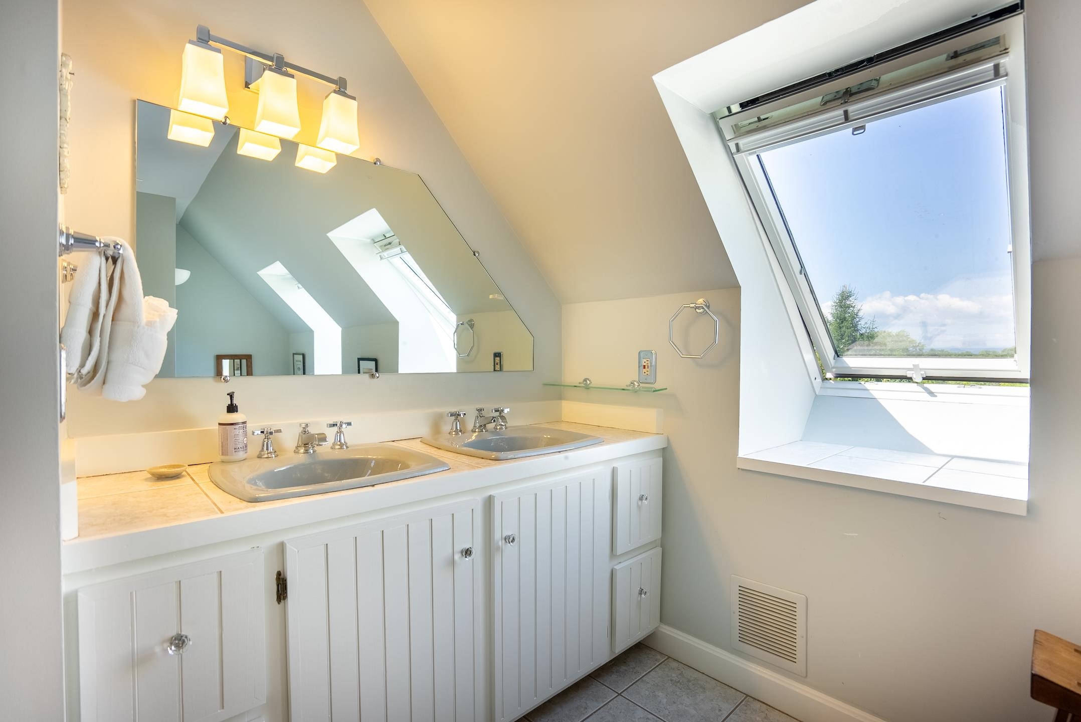 197 Beaver Creek Road Shelburne, VT 05482 - Photo 23 of 40 Gallery Image 23