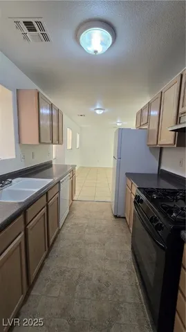 $1,750 | 2954 Savers Court, Las Vegas, NV 89115